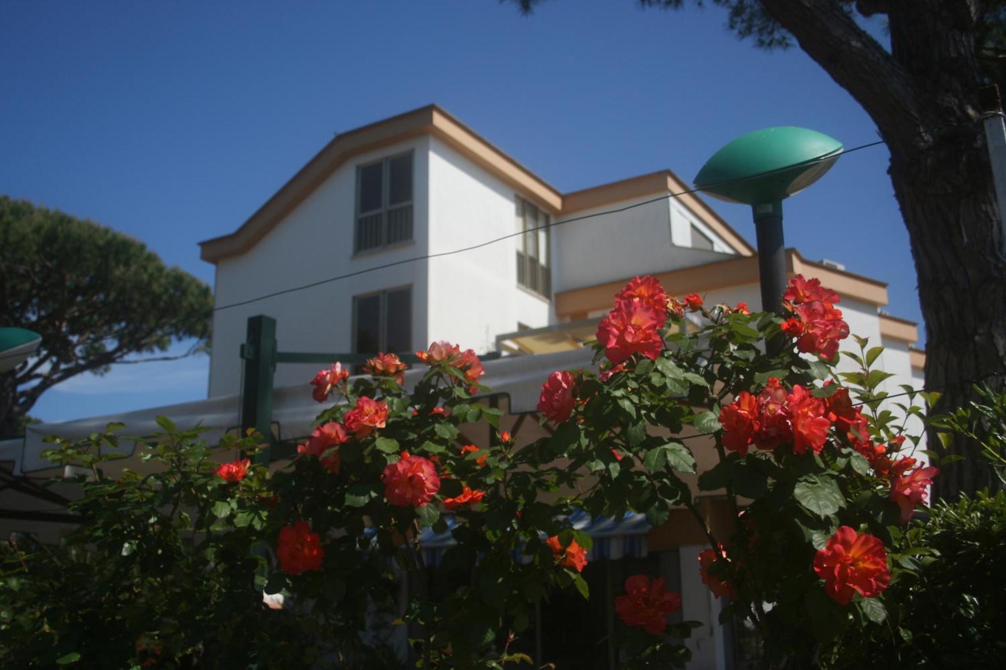 Hotel Anna Terracina Exterior foto